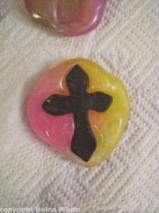 Helen tests…Mould making products 1 Oyumaru cross mould - copyright Helen White