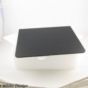 Riser with double sided black insert - copyright Helen White