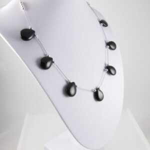 Agate necklace side view - copyright Helen White
