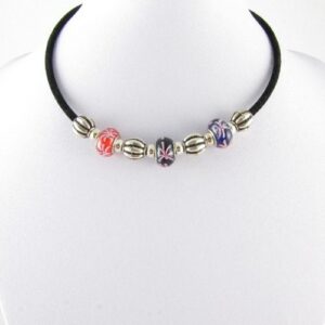 Necklace with flower glass beads