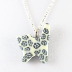 Standing flower cat pendant 9 Standing flower cat - detail